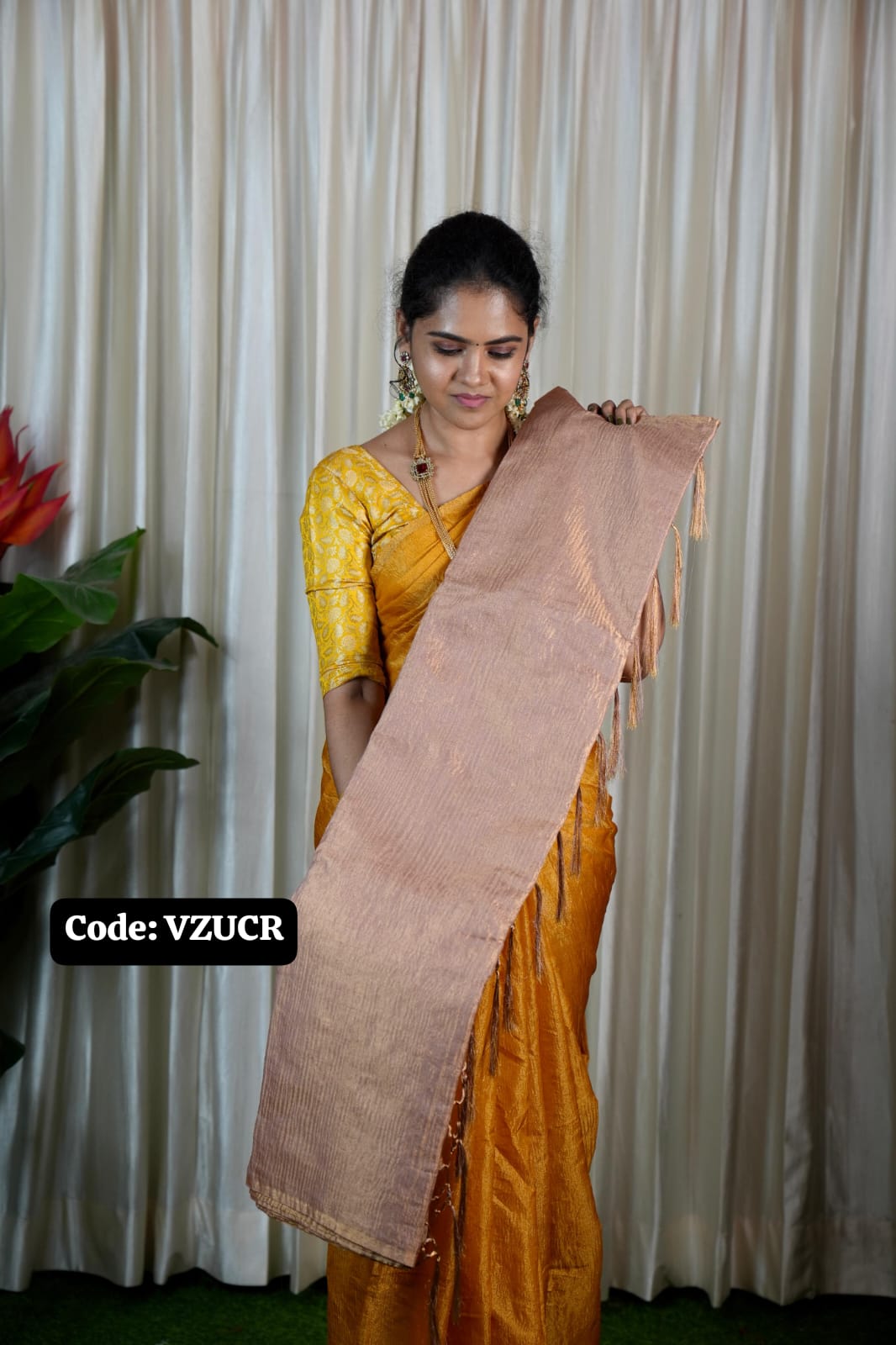 Soft crushed saree 🥳
