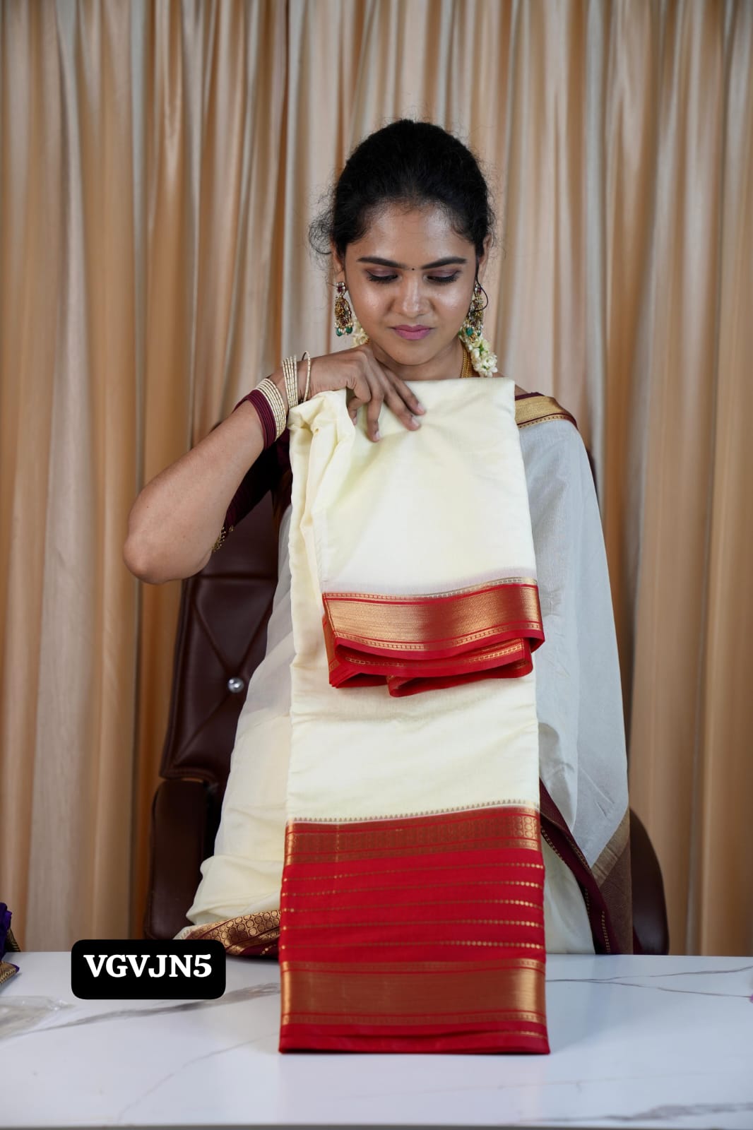 Warm silk saree👇