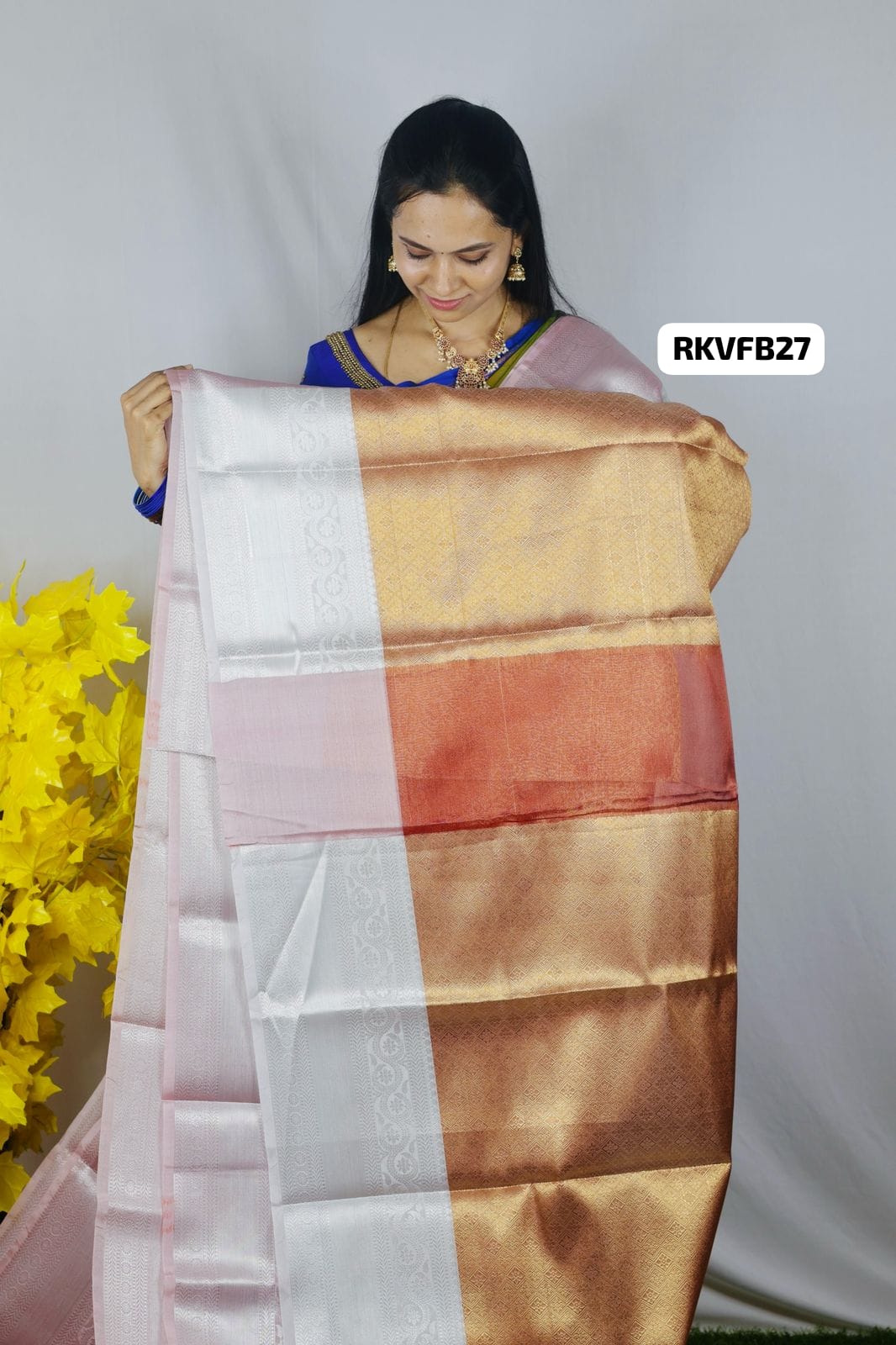 Katan tissue silk sareeš