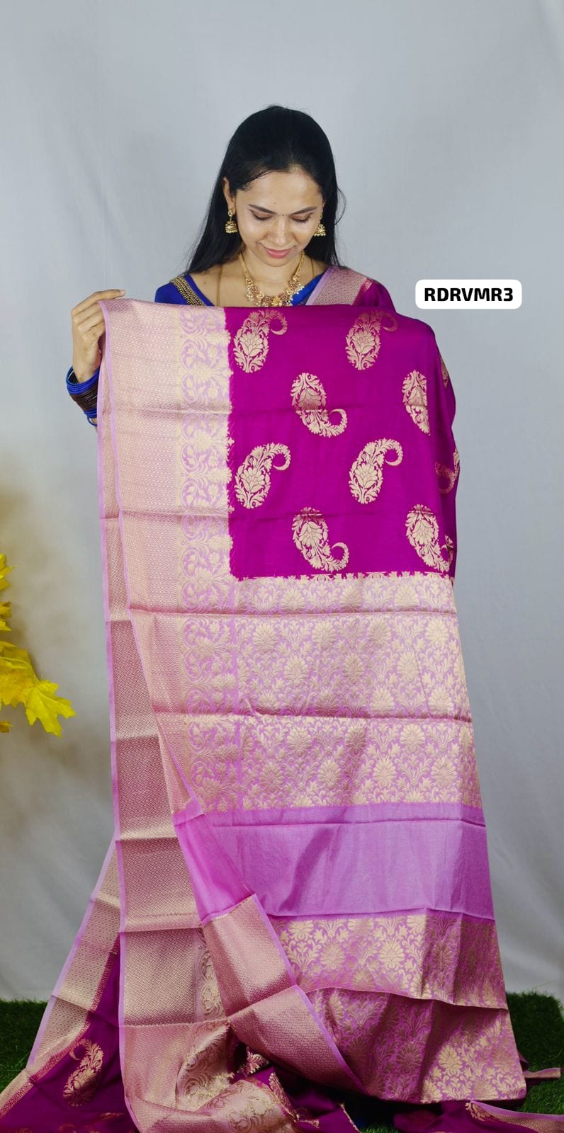 Warm silk saree with mehandi design 😍🥳