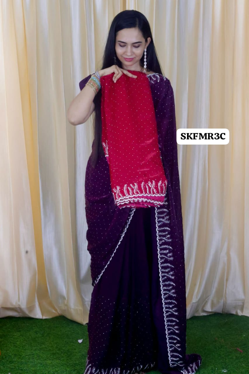 Space silk with stone work. Exclusive party wear sareeš„³