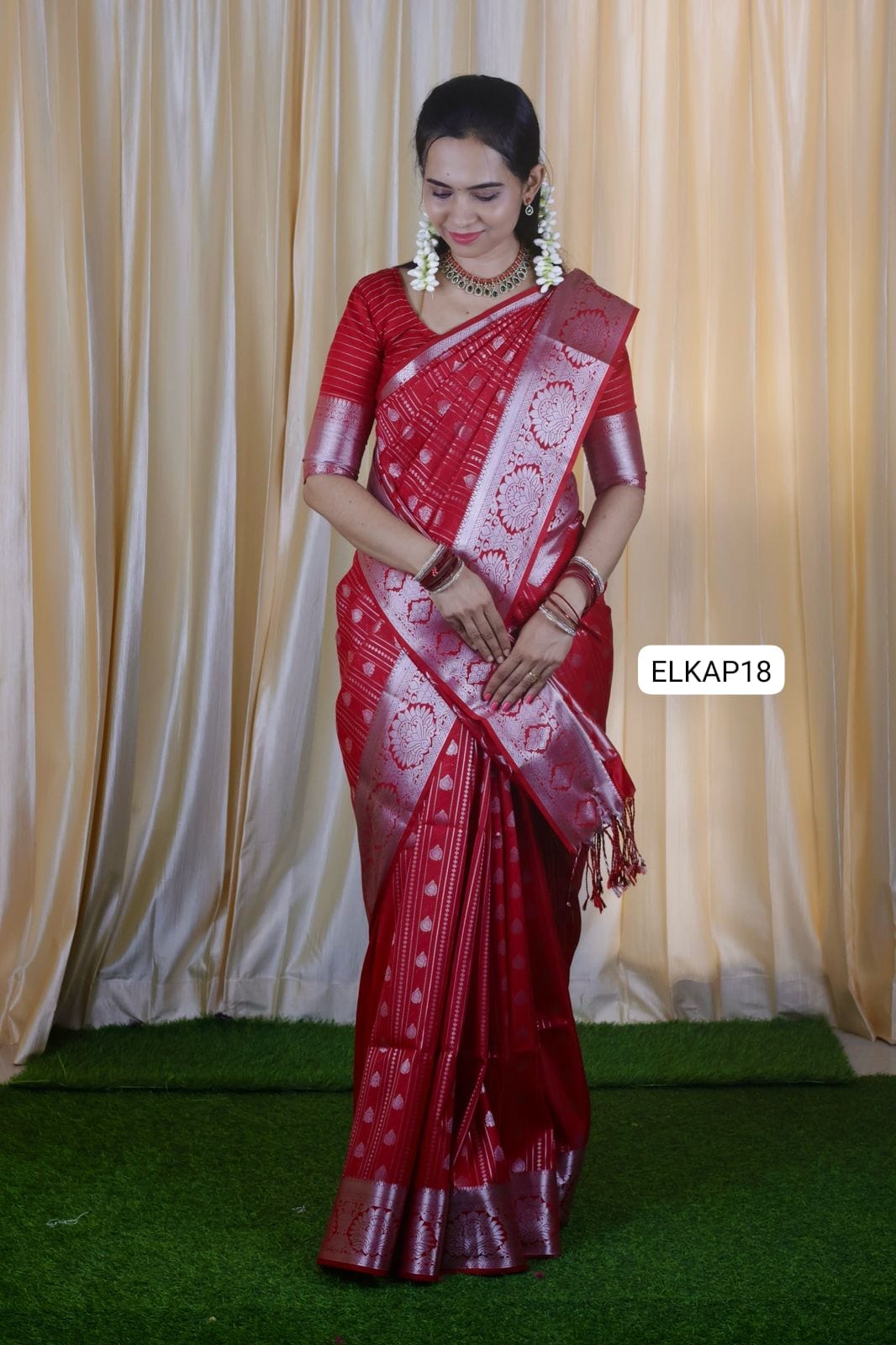Semi soft silk sarees with silver zari weaving . Plain blouse with border to sleeves🥳
