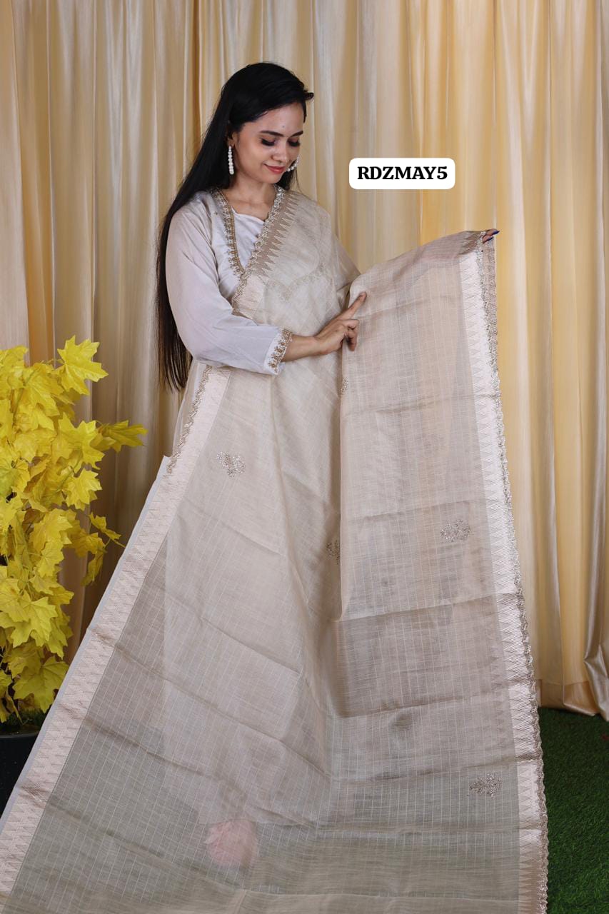 Heavy banarsi organza pure zarkan work with complete temple border with blouse 🥳