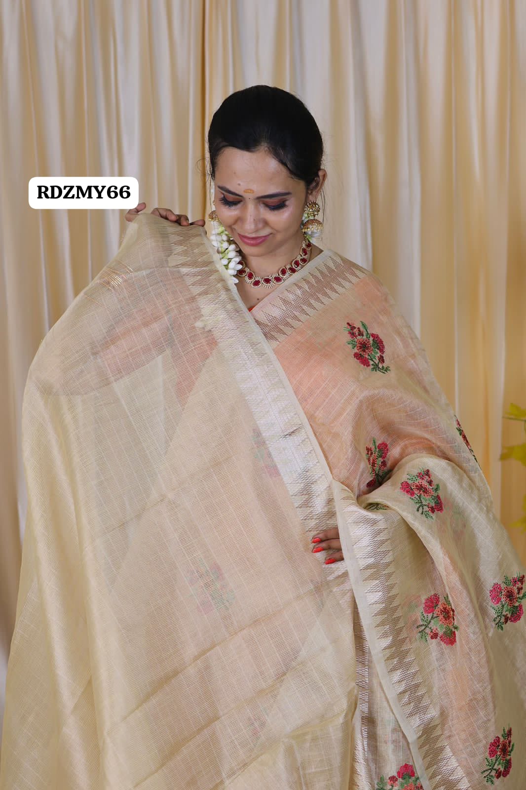 Heavy Banarasi oraganza pure zarkan work with complete temple border with blouse offer 😍