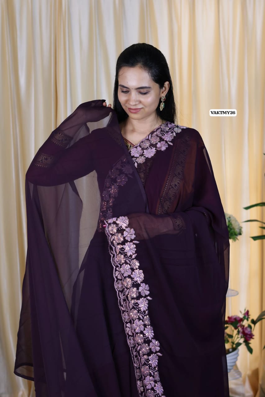 Rs.1299 Chiffon saree with cut work ,chumkey work and embroidery border šš„³