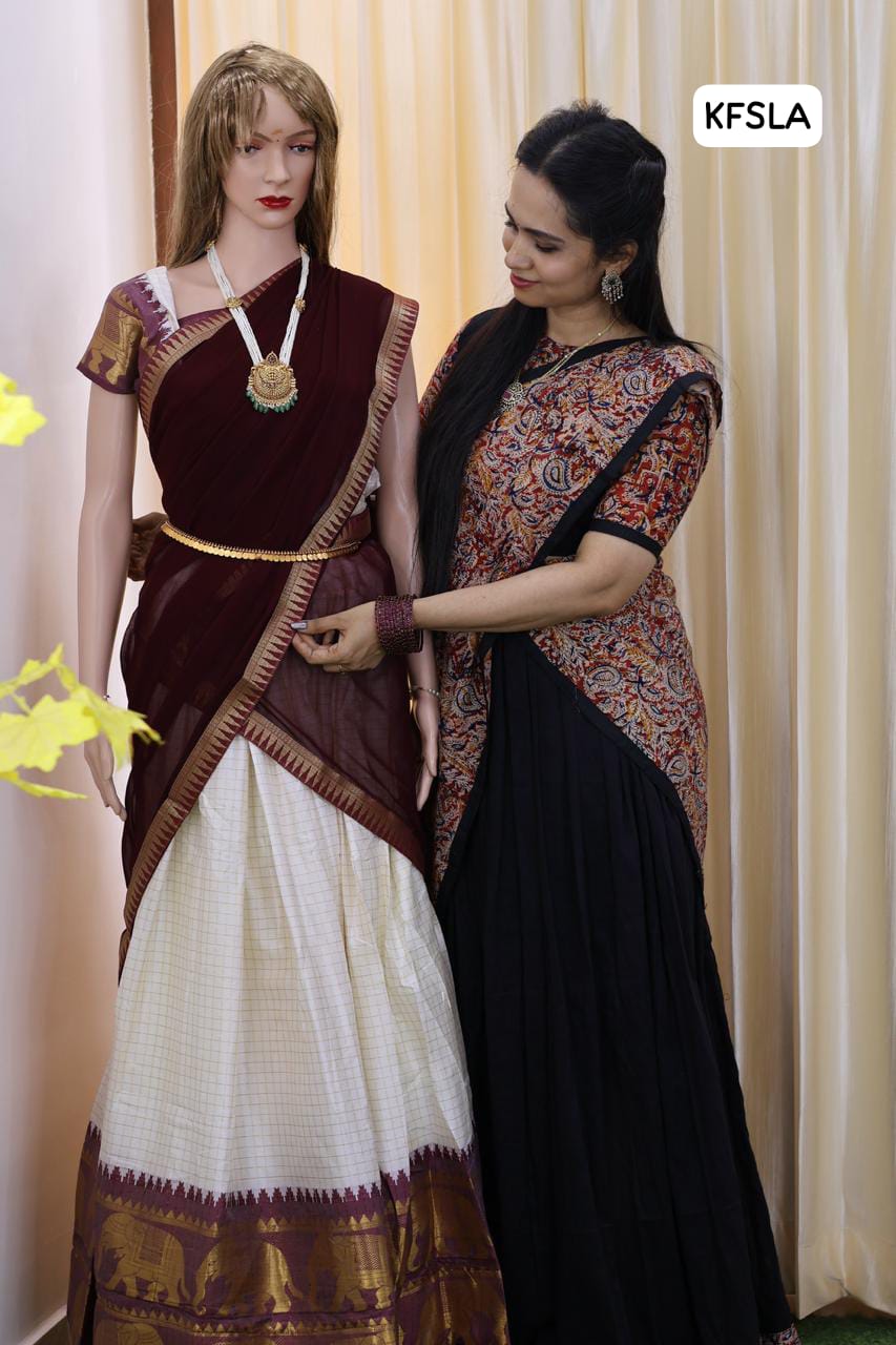 Semi stitched lehanga, semi silk fabric š„³
