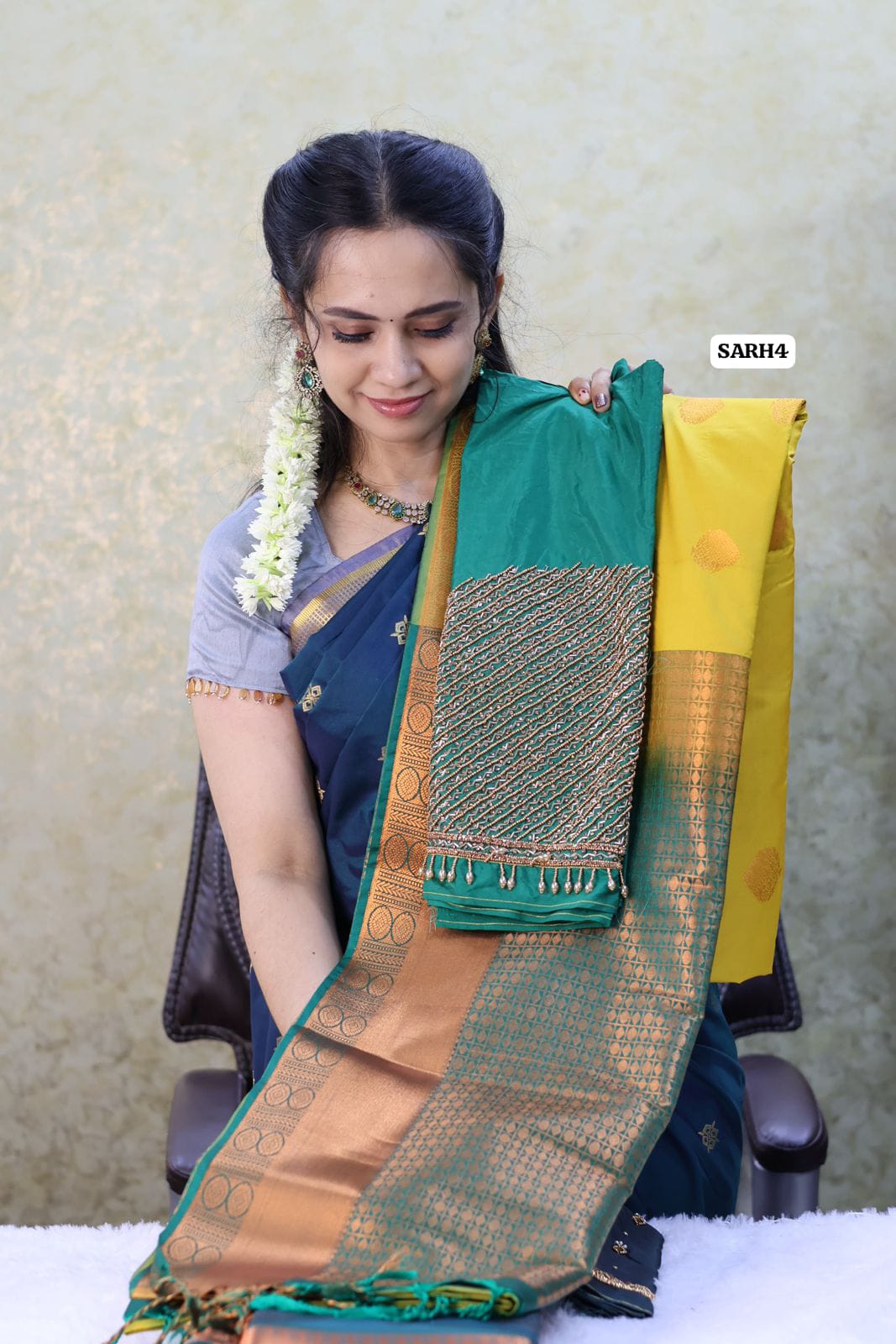 Saree with Aari work comboⓂ️