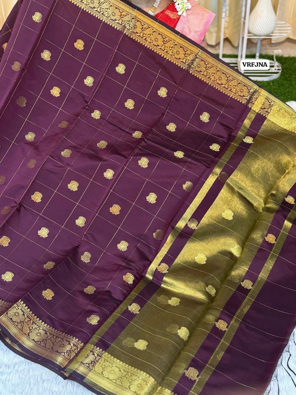 Katan semi silk saree with zari checks at affordable prices🥳