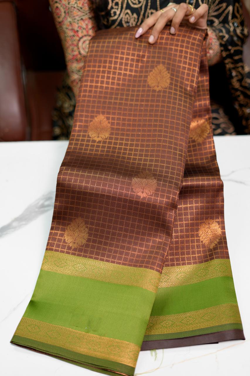 Semi silk saree🥰😎📚