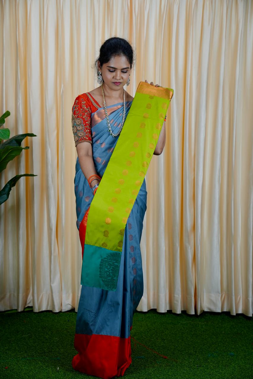 Korvai border soft silk sarees. Noš„³