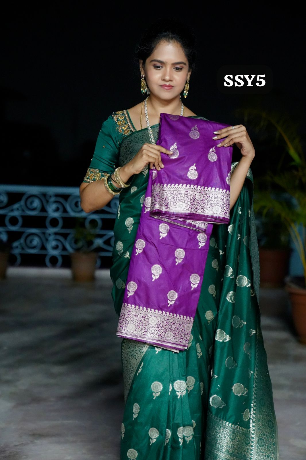 Premium Georgette Zari weaving Sareeš„°