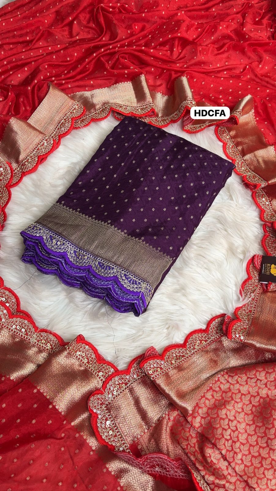 Khadi Georgette saree with beautiful gold zari weaving comes with rich weaving pallu having trending embroidery work lace border And running blouse🥳