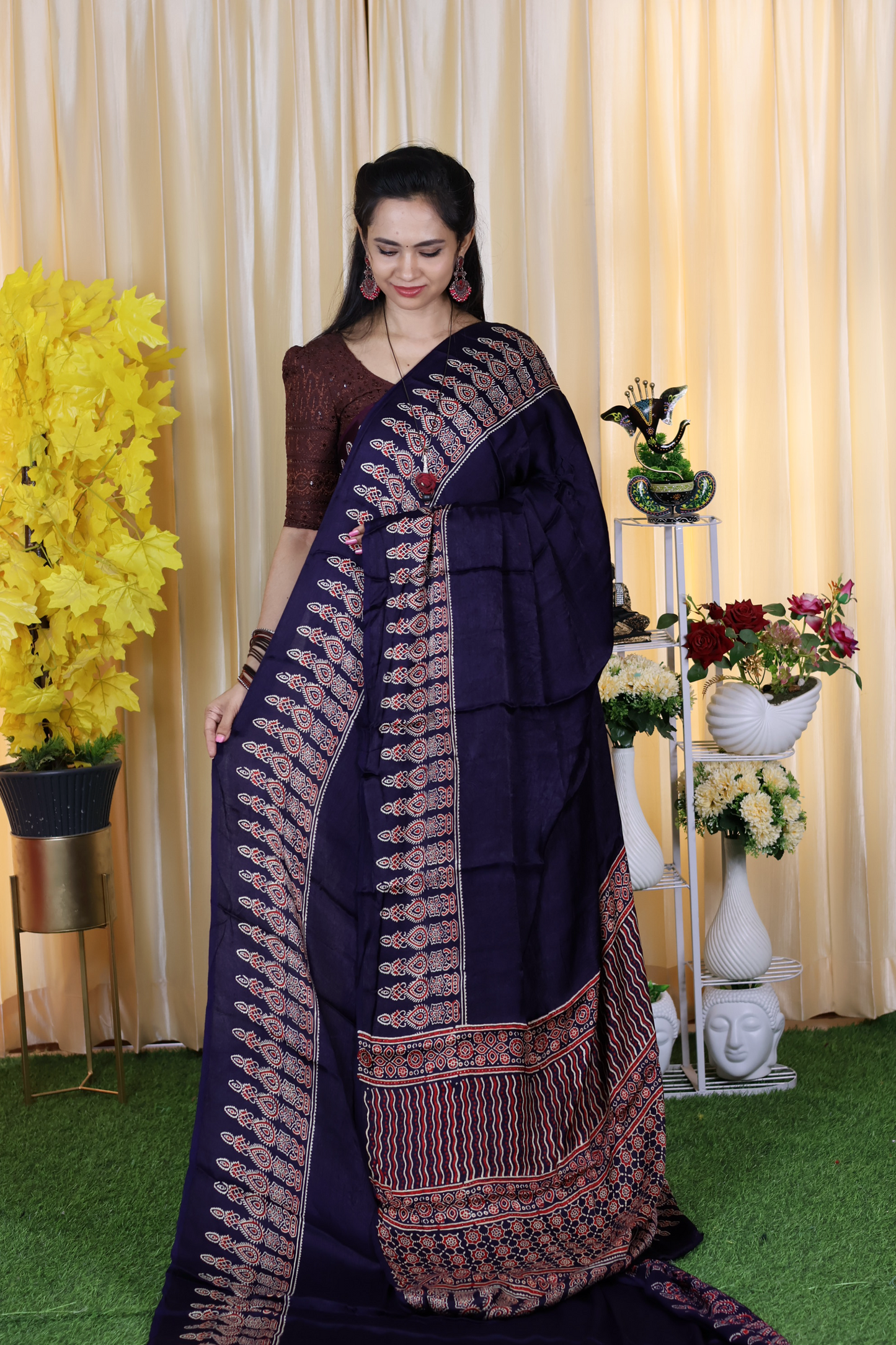 Pure modal silk .with ajrak print 🥳