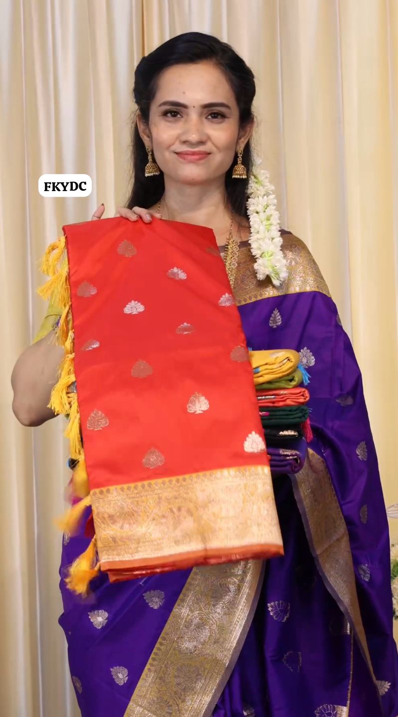 Semi soft silk saree with zari weaving buttas and border. Blouse and pallu same color😍🥳