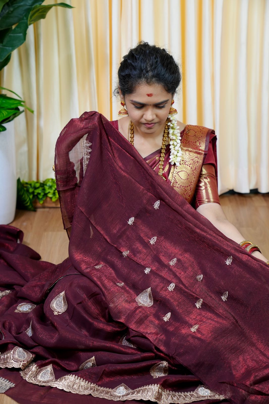 Space silk with Zari weaving 🥳✅