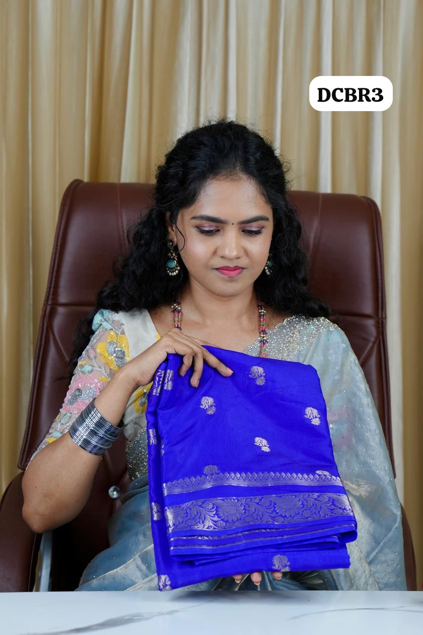 Premium warm silk saree🥳