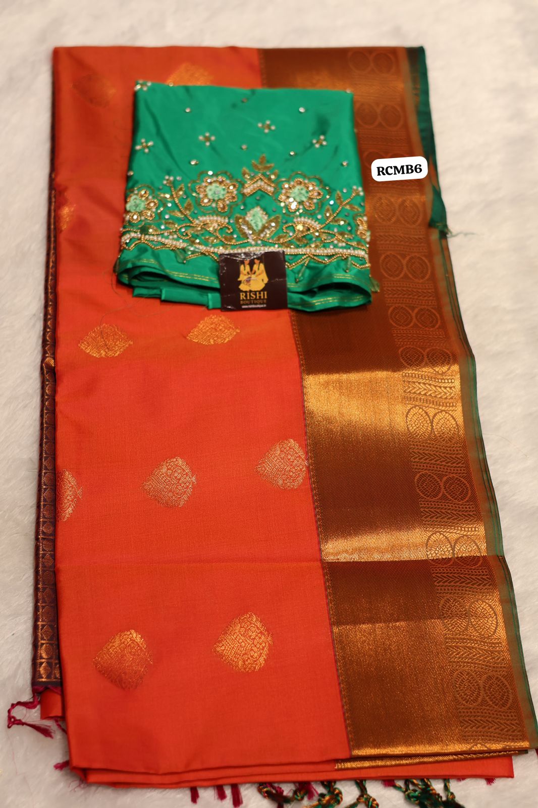 Semi soft silk saree with Aari blouse Ⓜ️😍