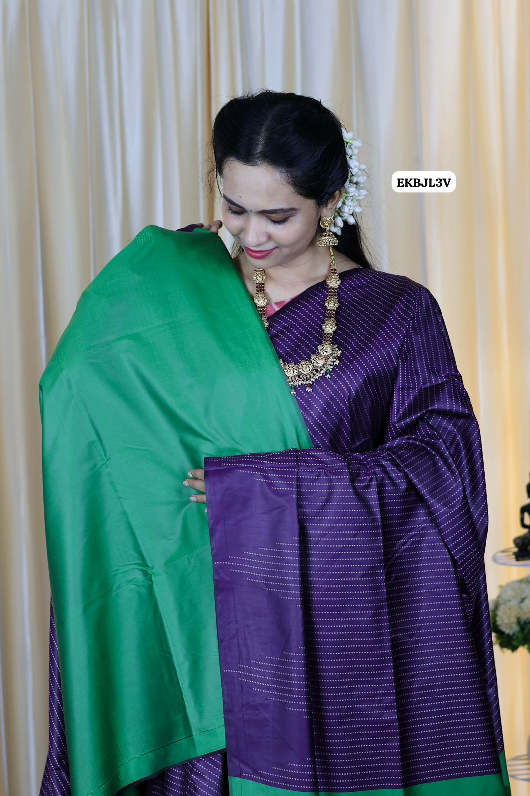 semi soft silk a saree with contrast blouse😎😍Dark blue with light green