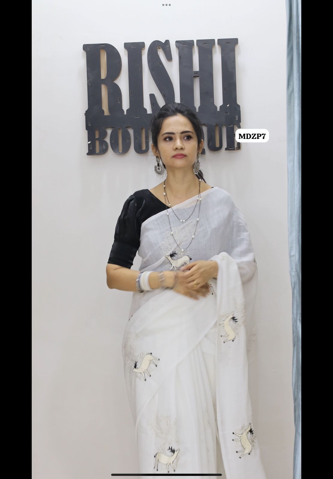 Soft linen saree with embroidery work with tassels stitched 😍🥳