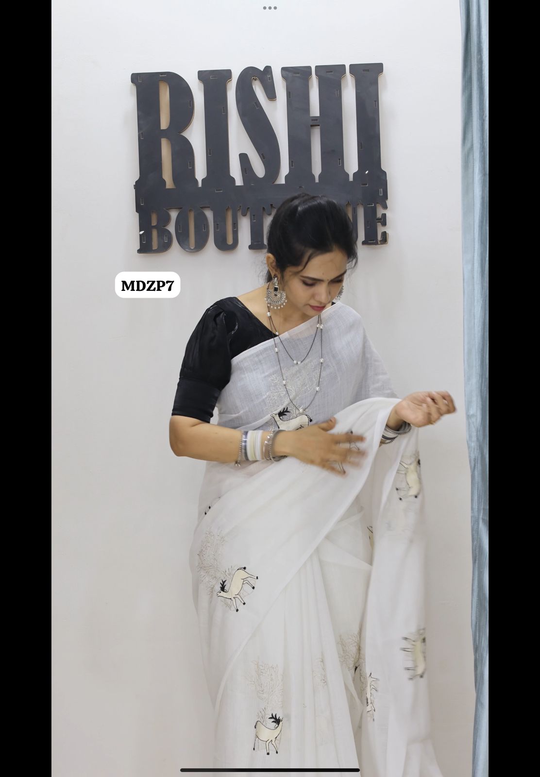 Soft linen saree with embroidery work with tassels stitched 😍🥳