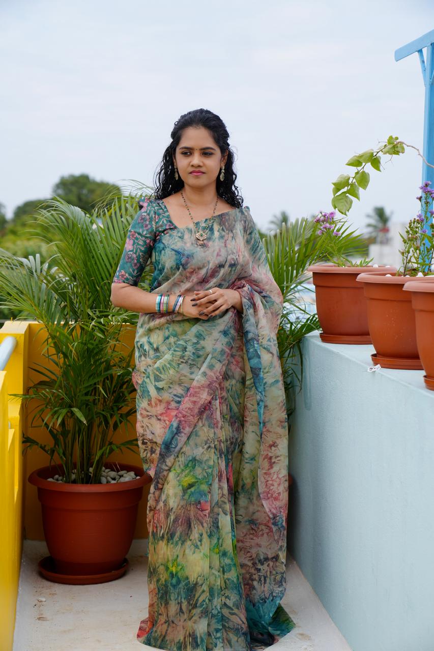 Organza saree with prints not available❌❌