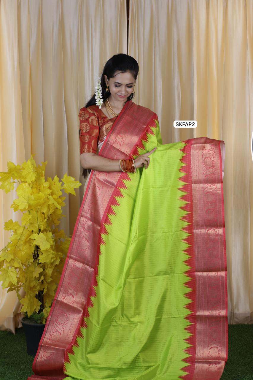 Semi soft silk sareeš„³