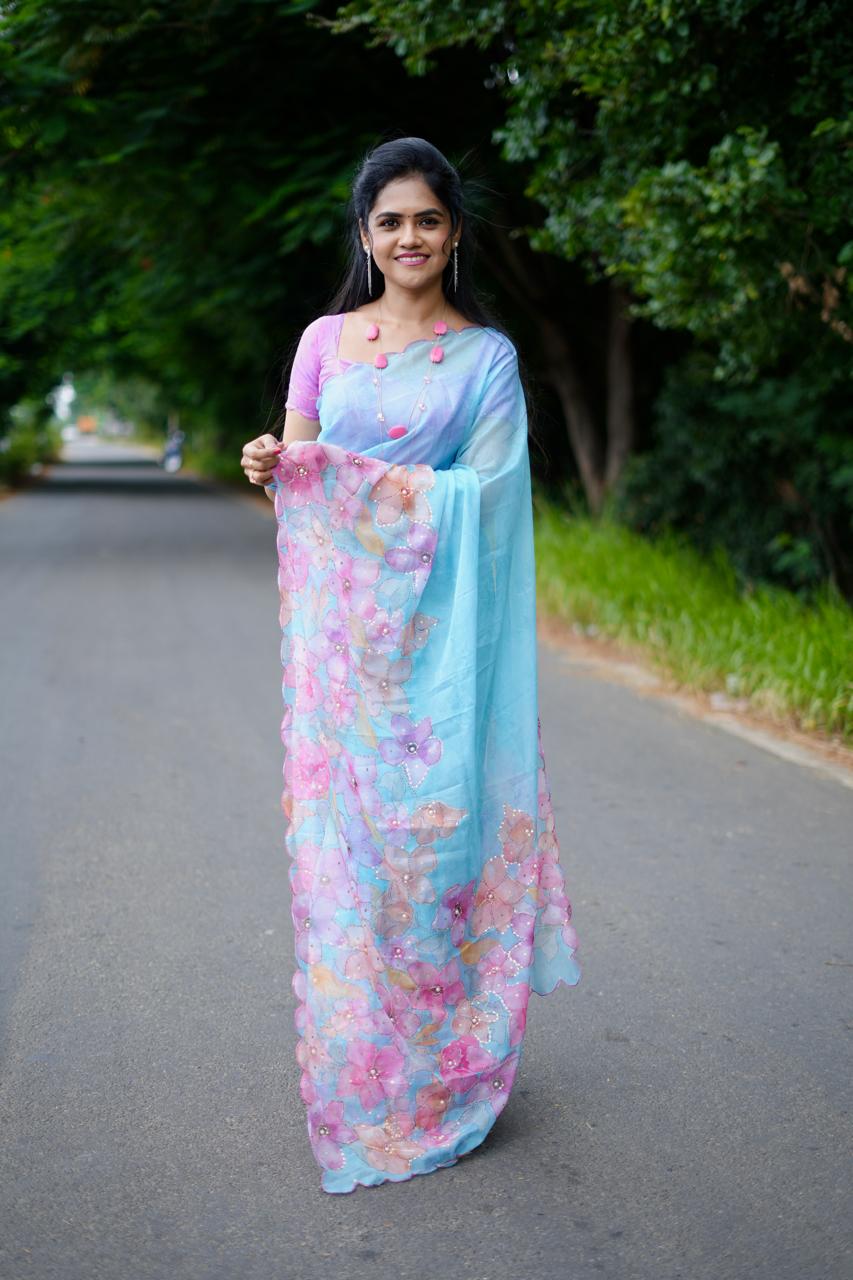 Organza floral digital print with embroidery work saree😍😎