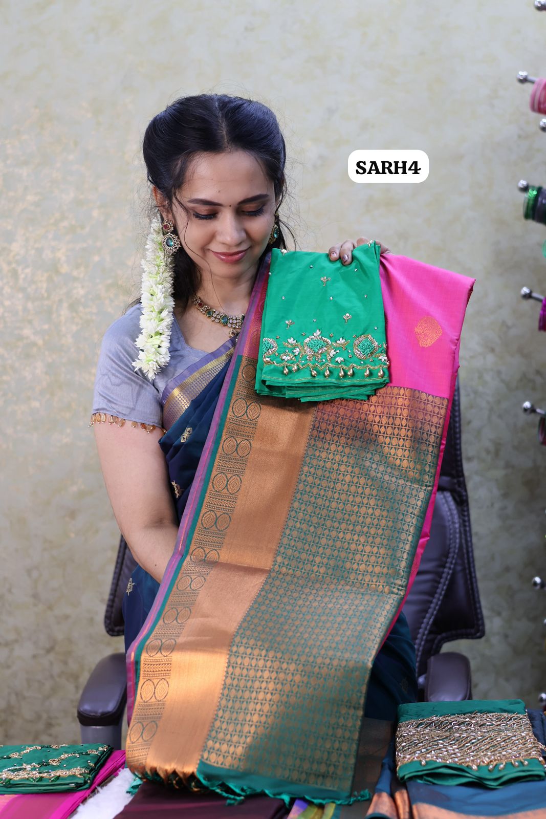 Saree with Aari work combo 😍Ⓜ️