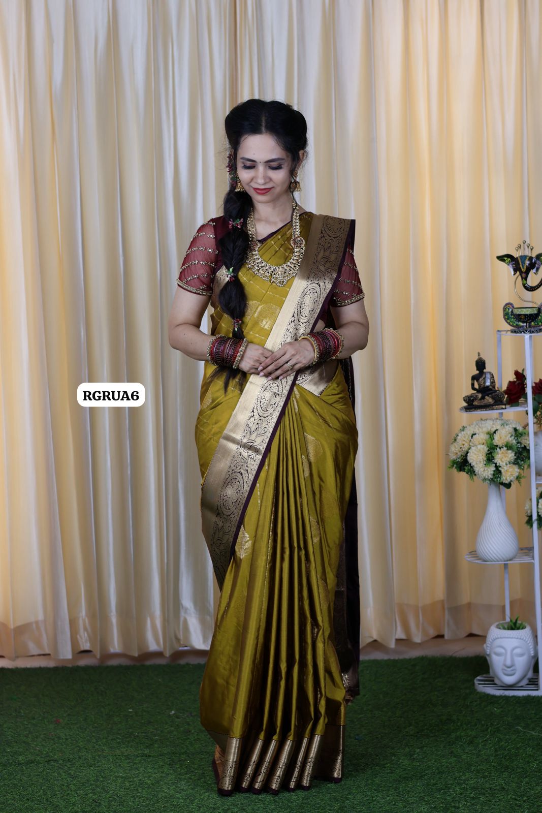 Premium kanchi soft silk saree with running blouse😍😎