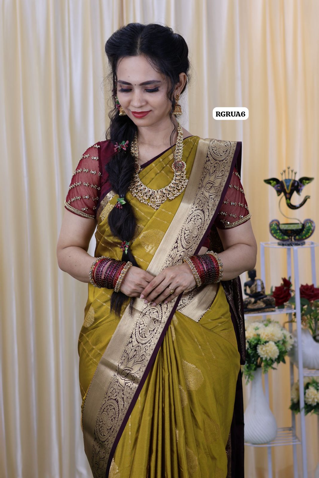 Premium kanchi soft silk saree with running blouse😍😎
