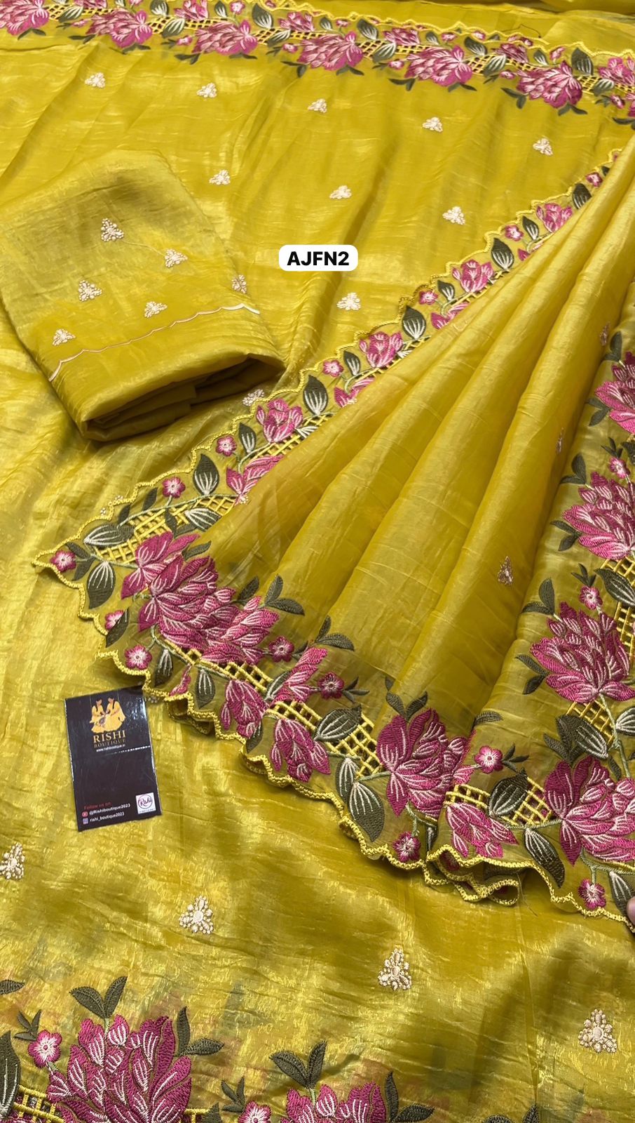 Soft gold crush saree with floral design multi thread embroider with scalloped cutwork border and
embroidery work blouse🥳