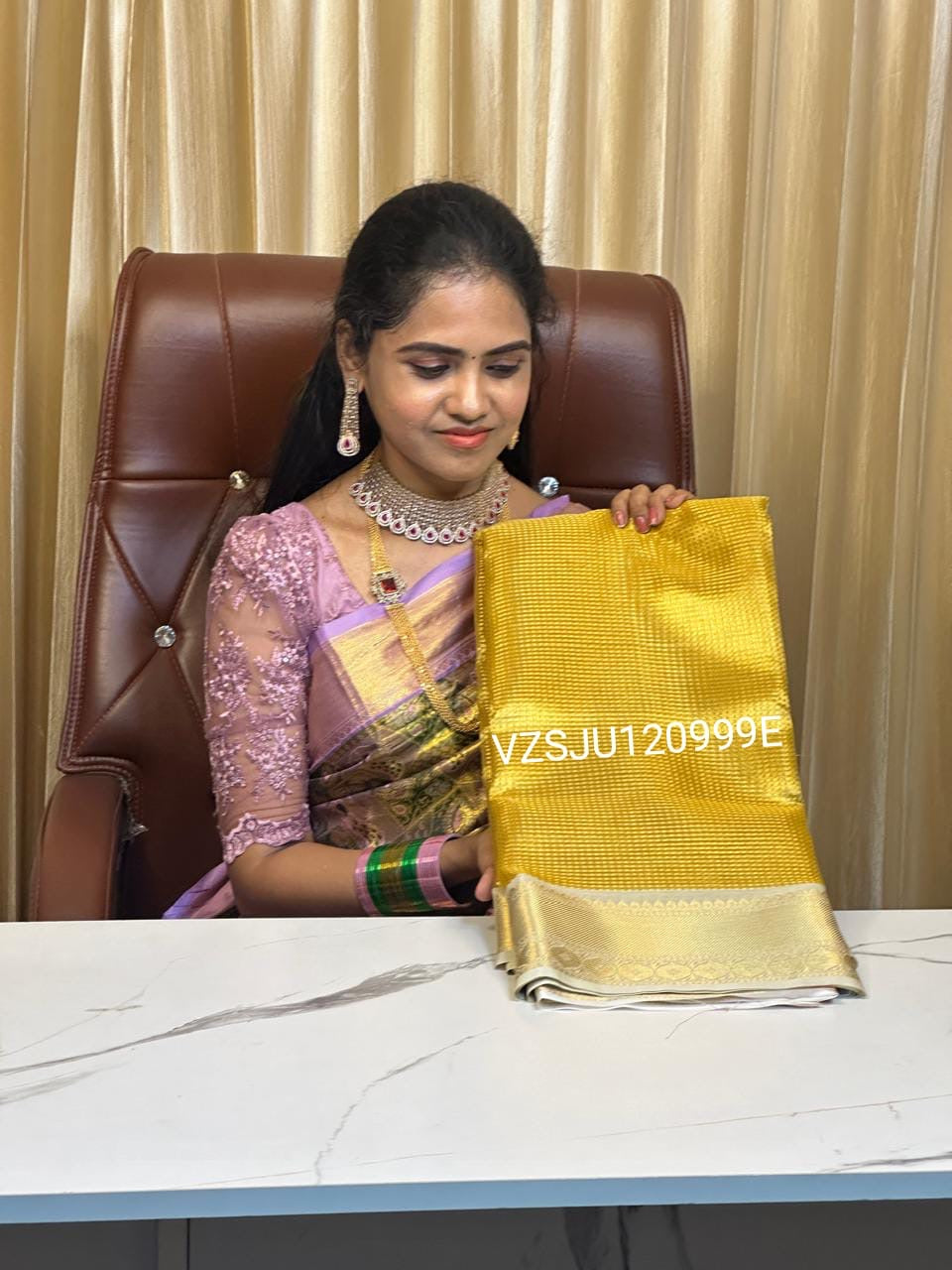 Tissue saree small border prebook 😍