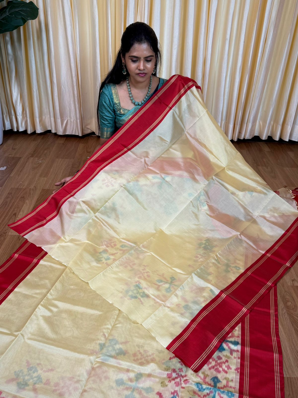 Soft silk sarees with Poachampally design🥰😎📚