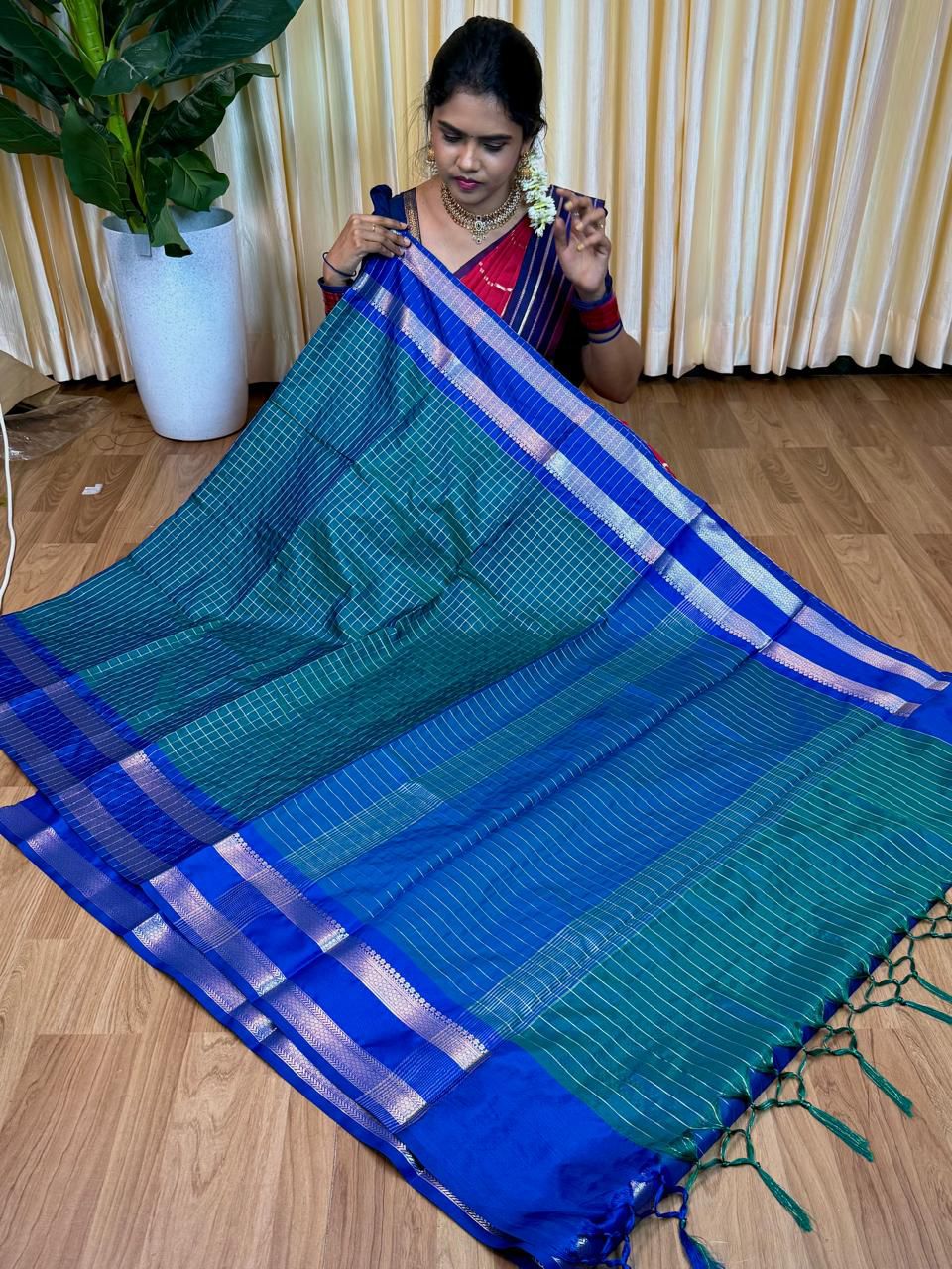Semi silk saree🥰😎📚