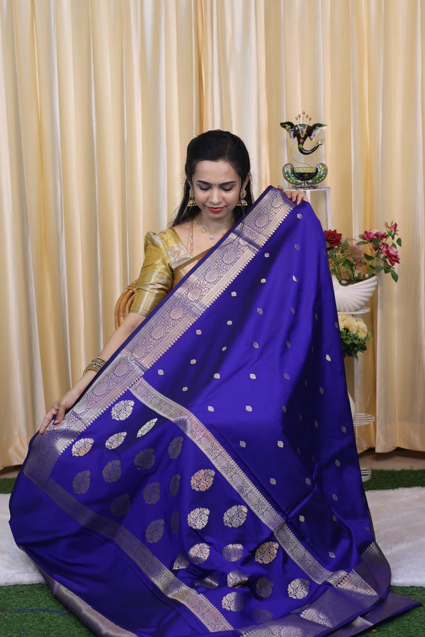 Semi soft silk sareeš„³