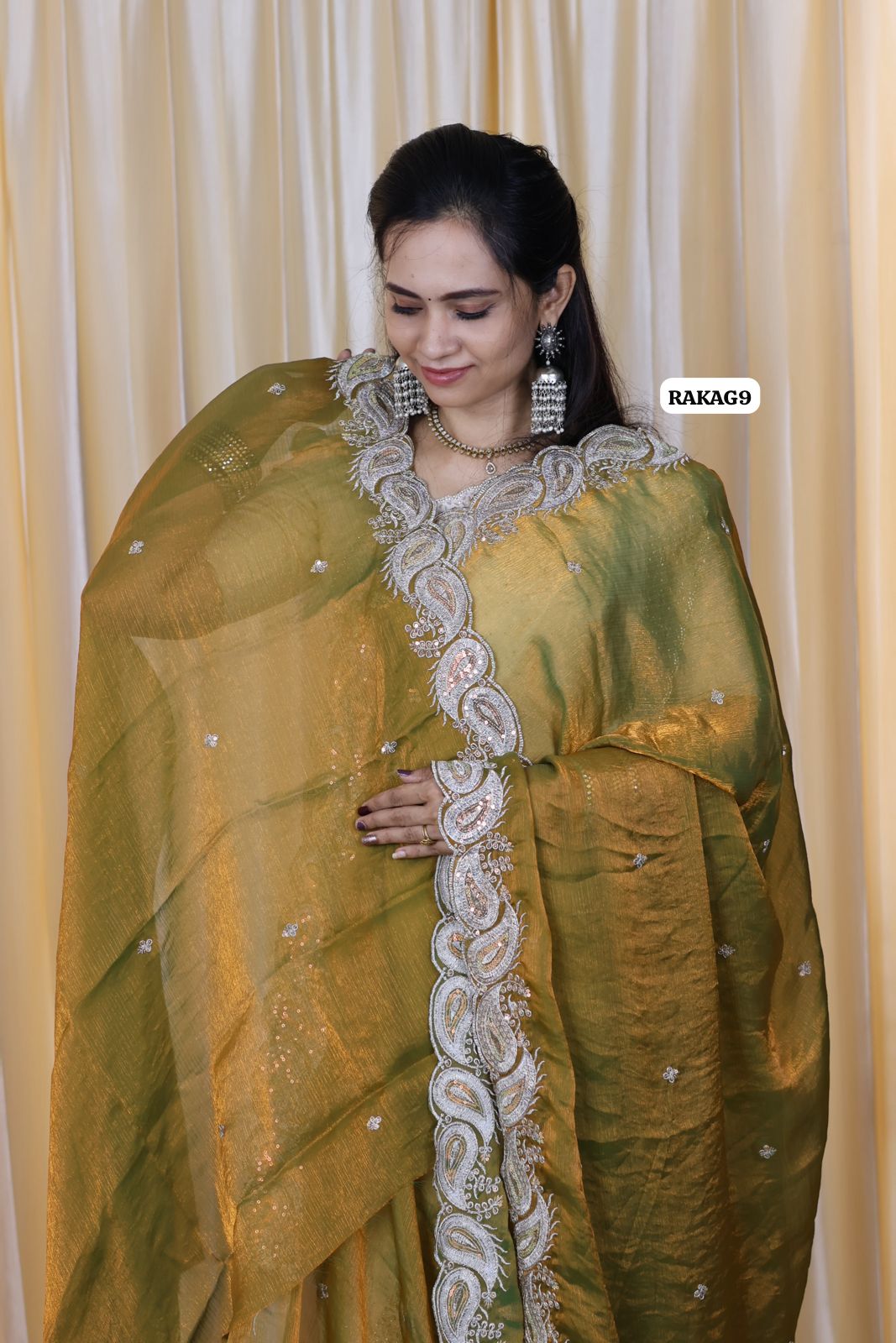 Fendy chiffon with embroidery border and blouse 😍🥳