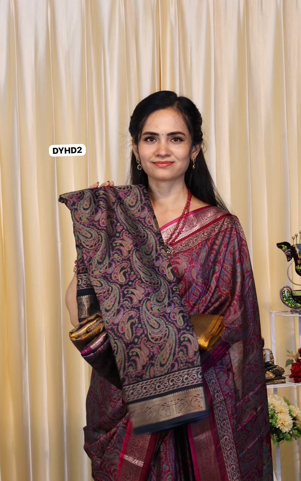 Soft tusser kashmiri printed saree with rich pallu & golden border🥳