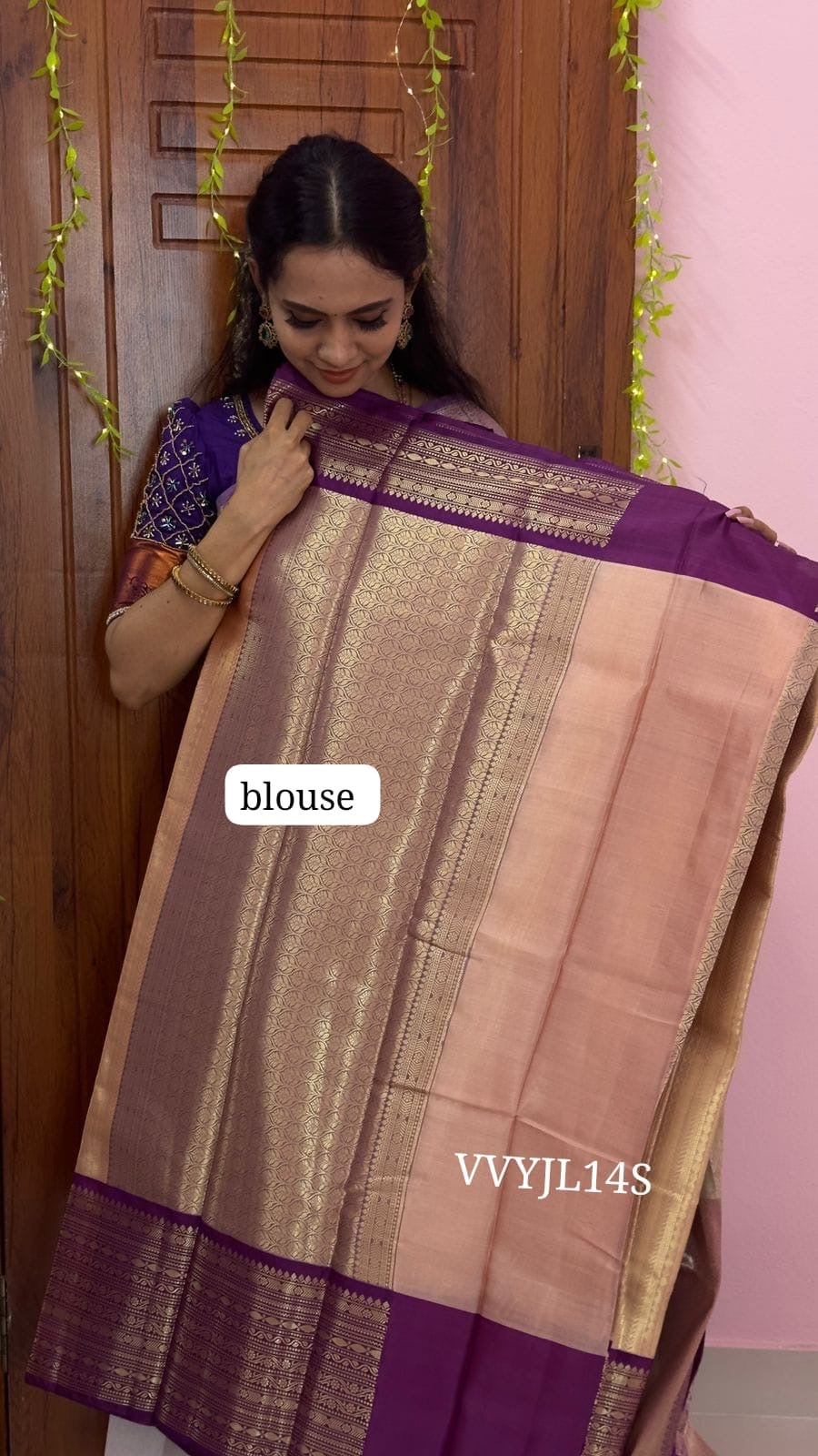 Premium banarasi tissue saree 🥰