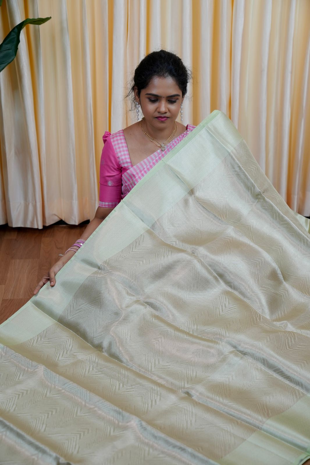 Katan silks sareeš