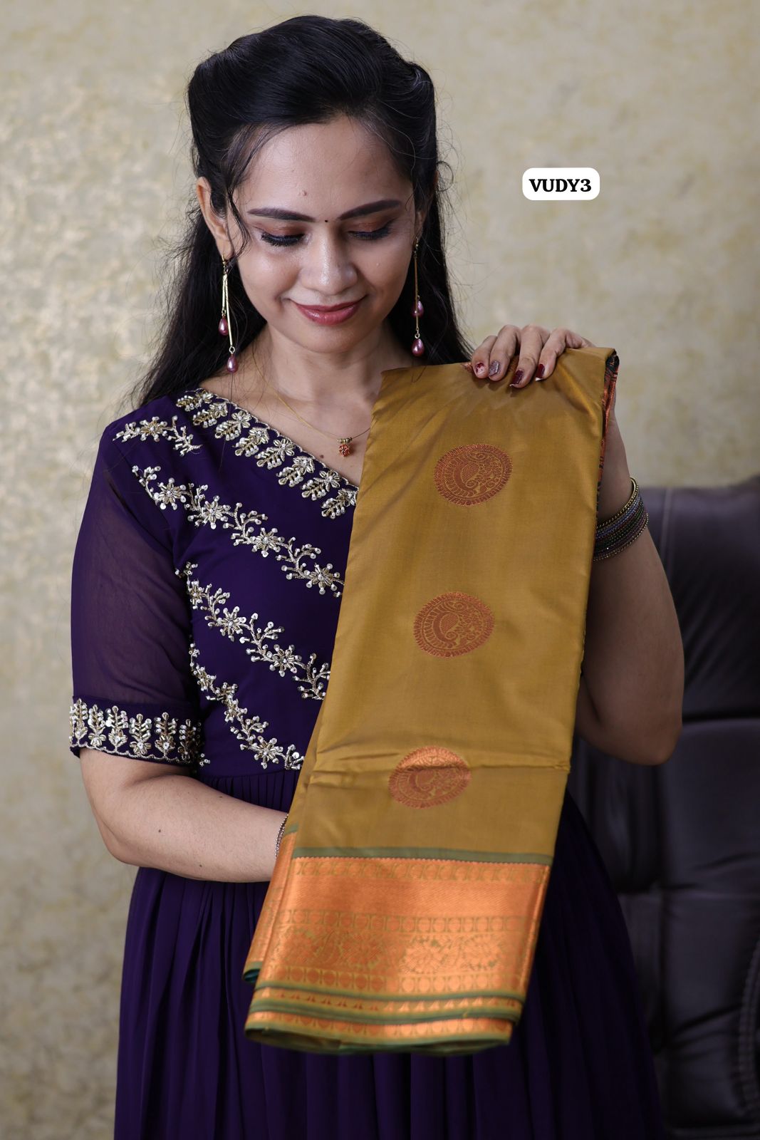 Semi soft silk sareeš„³