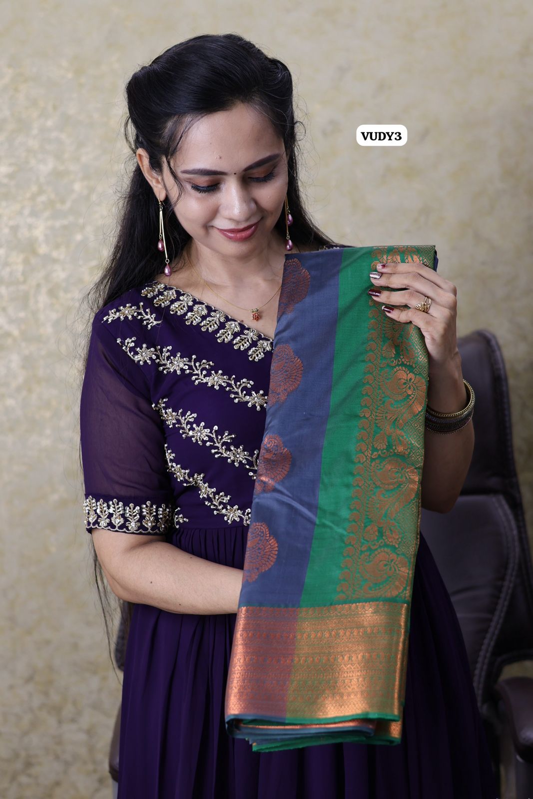 Semi soft silk sareeš„³saree only