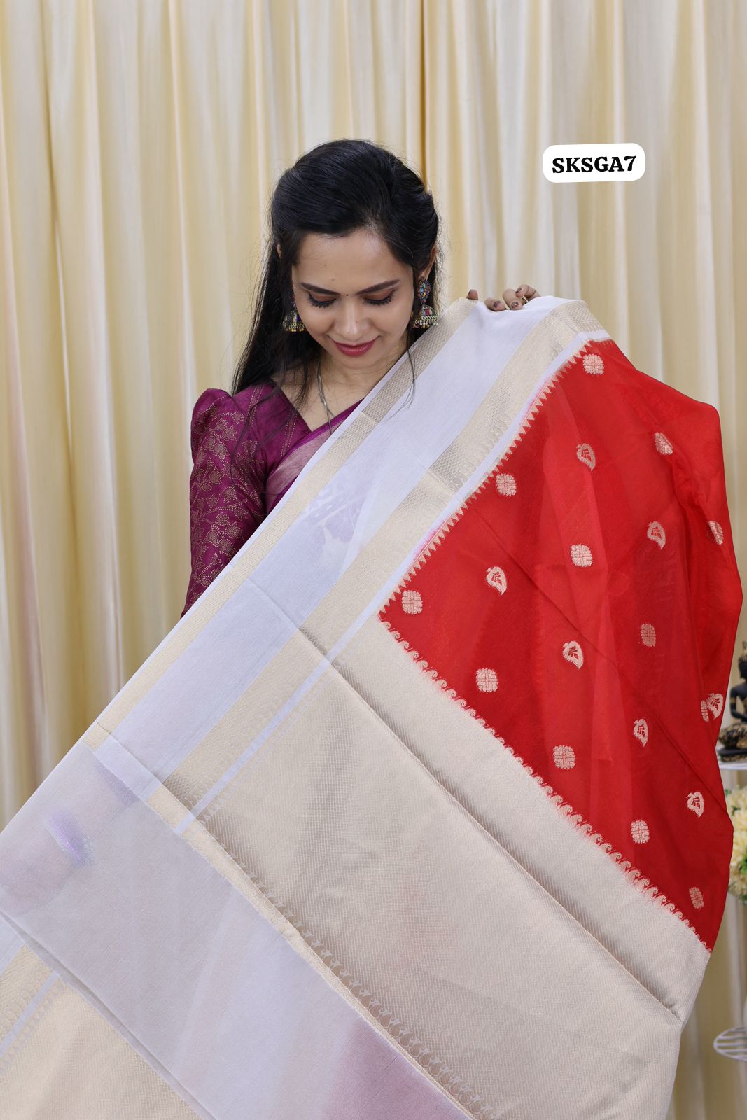 Premium warm silk soft saree with running blouse red with half white 😍🥳
