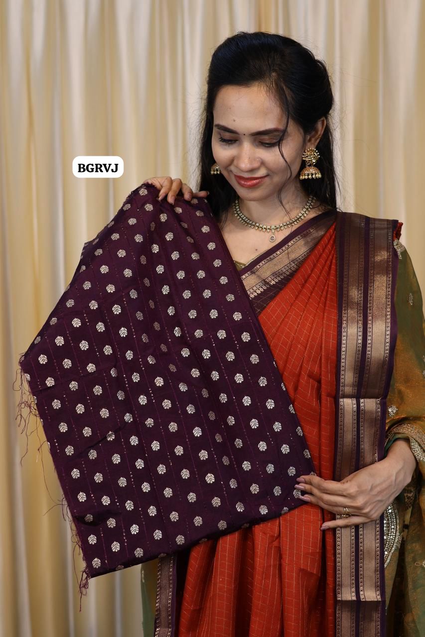 semi silk saree with zari checks. Beautiful vintage vibe at affordable prices😍😎📚