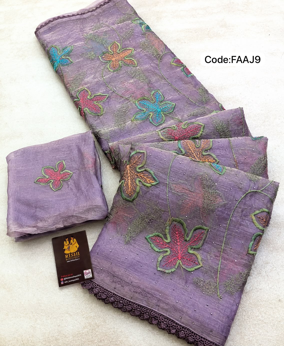 Space silk saree with thread embroidery work🥳