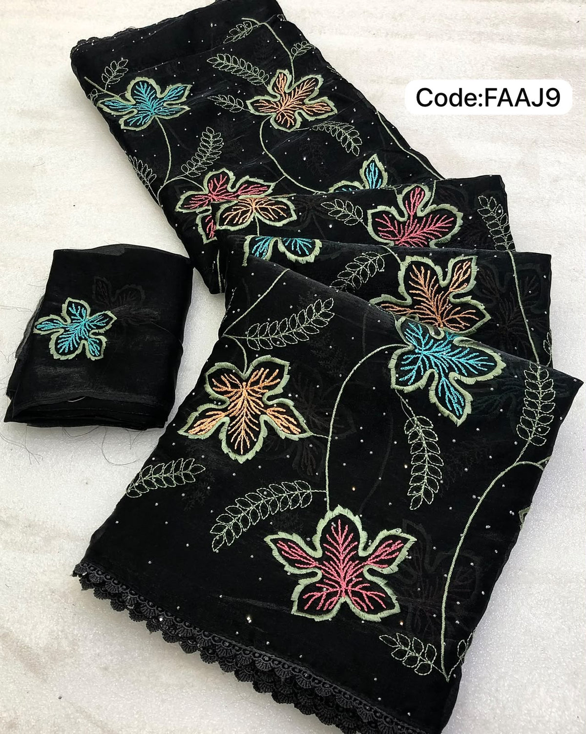 Space silk saree with thread embroidery work🥳