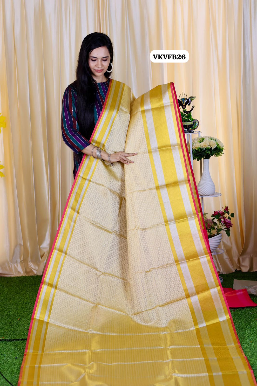 Kajal Aggarwal inspired katan semi soft silk sareeš