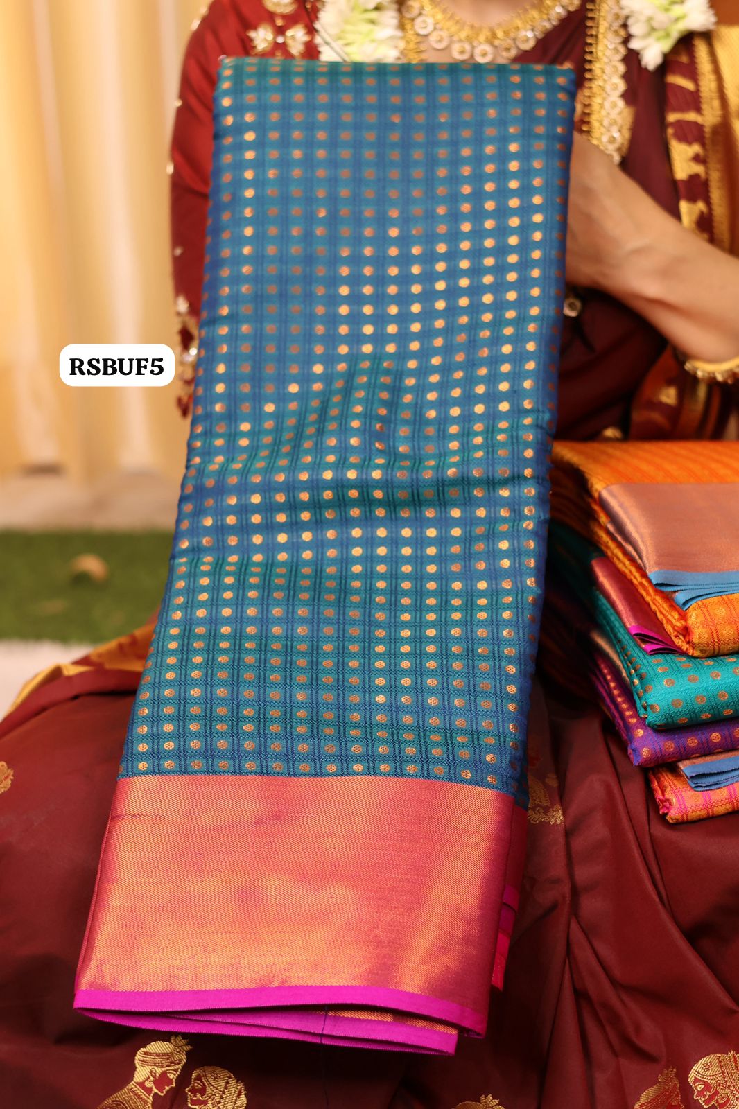 1000 buttas with zari border Ⓜ️