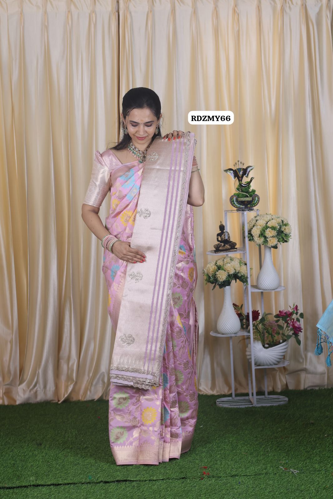 Heavy Banarasi oraganza pure zarkan work with complete temple border with blouse offer 😍