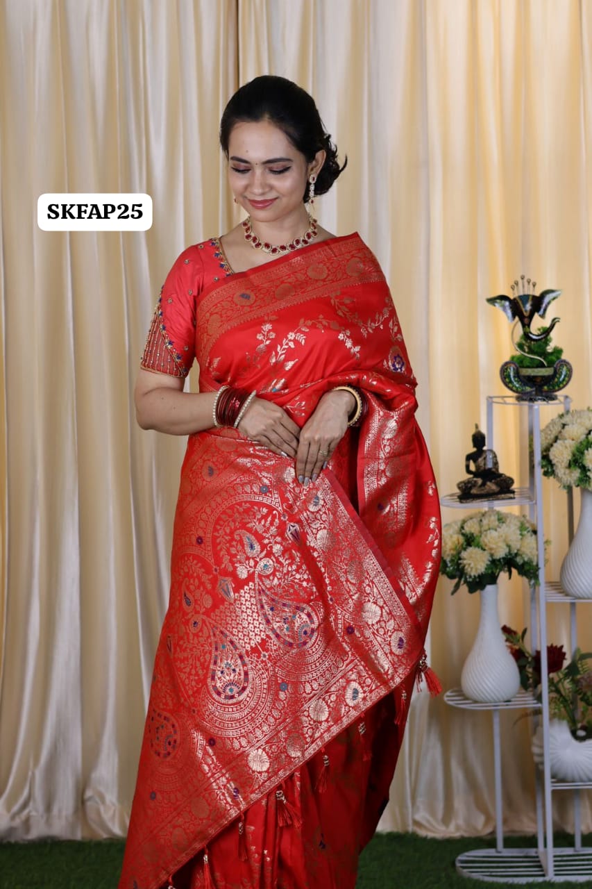 Soft Banarasi silk saree with zari weaving all over the saree & Zari weaving Rich pallu🥳