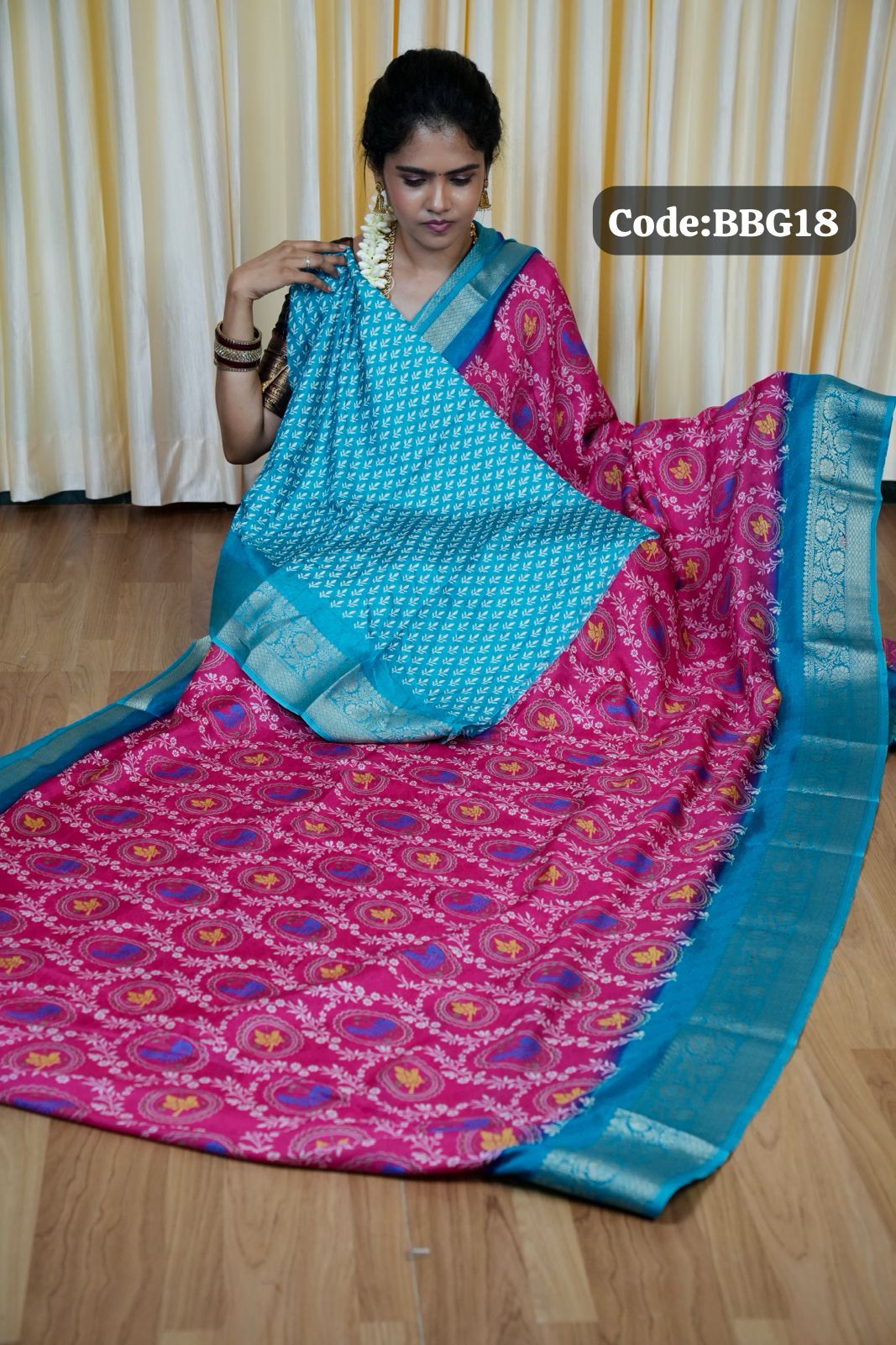 Mashmellow saree🥰😎📚🌈